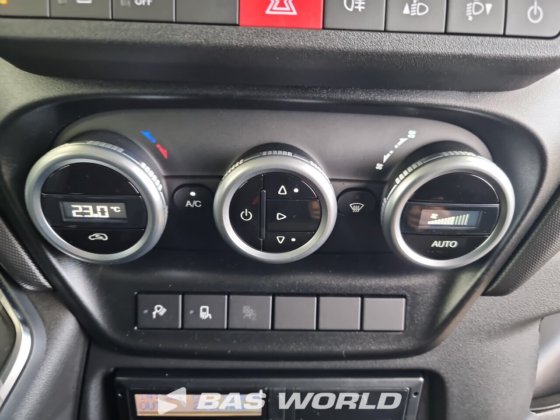 イヴェコ・デイリー 35S21 クローズド・ボックス・バン