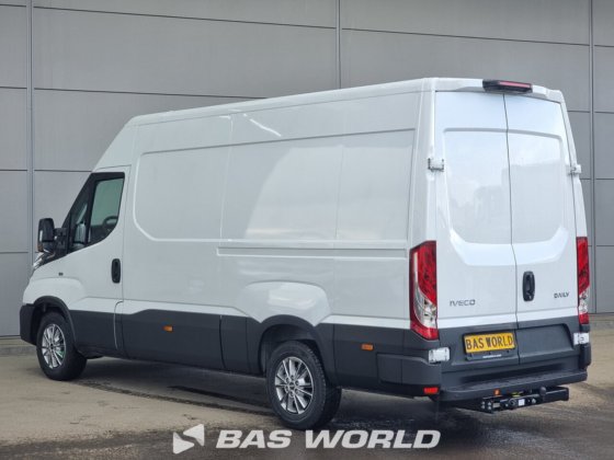 イヴェコ・デイリー 35S21 クローズド・ボックス・バン