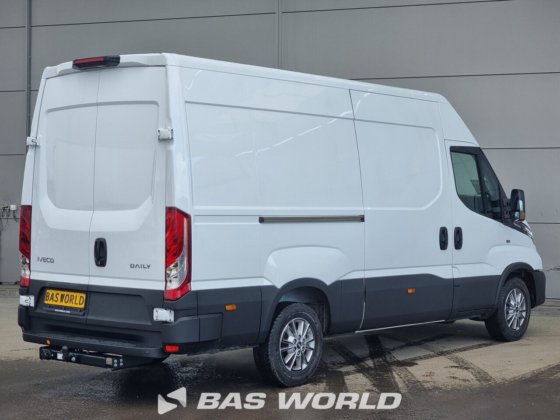 イヴェコ・デイリー 35S21 クローズド・ボックス・バン