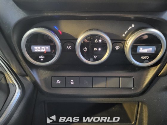 イヴェコ・デイリー 35S21 クローズド・ボックス・バン