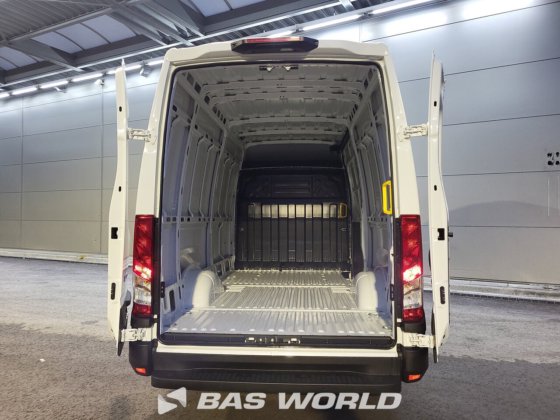 イヴェコ・デイリー 35S21 クローズド・ボックス・バン