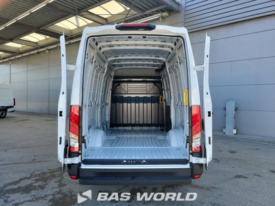 イヴェコ・デイリー 35S21 クローズド・ボックス・バン