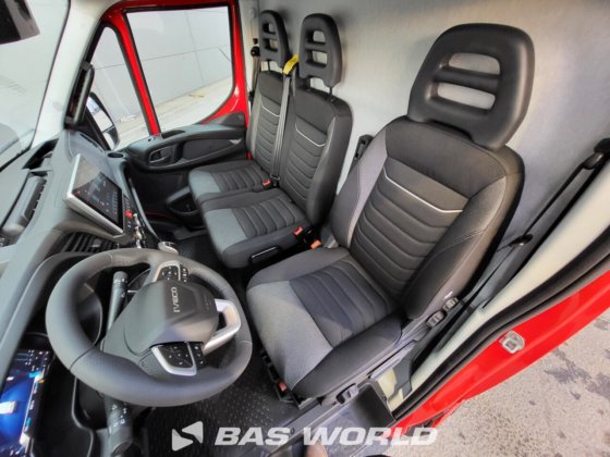 イヴェコ・デイリー 35C21 クローズド・ボックス・バン