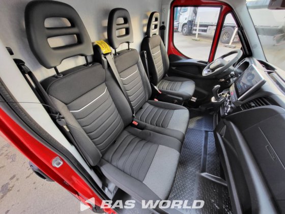 イヴェコ・デイリー 35C21 クローズド・ボックス・バン