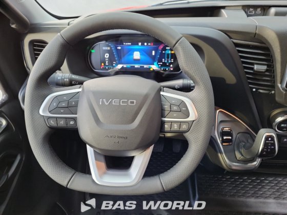 イヴェコ・デイリー 35C21 クローズド・ボックス・バン