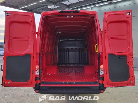 イヴェコ・デイリー 35C21 クローズド・ボックス・バン