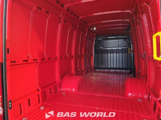 イヴェコ・デイリー 35C21 クローズド・ボックス・バン