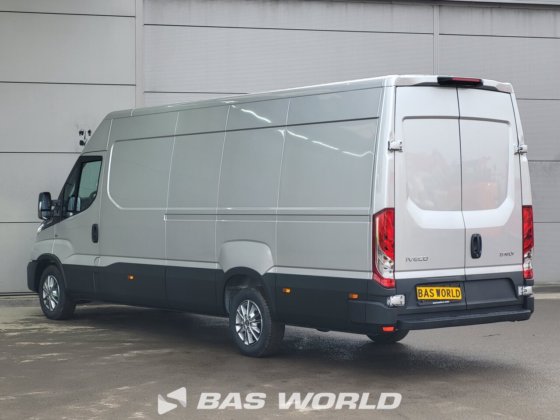 イヴェコ・デイリー 35S21 クローズド・ボックス・バン