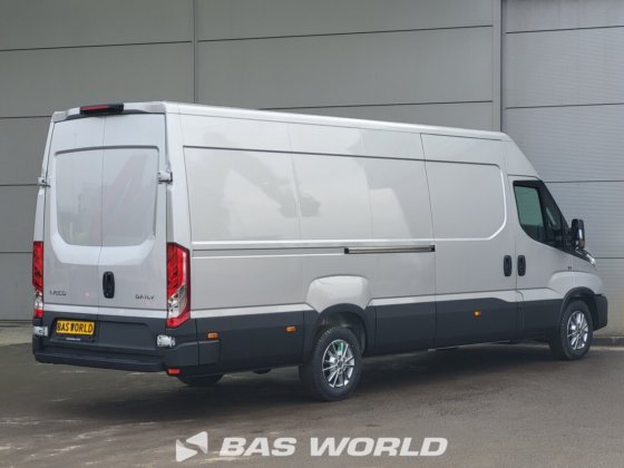 イヴェコ・デイリー 35S21 クローズド・ボックス・バン