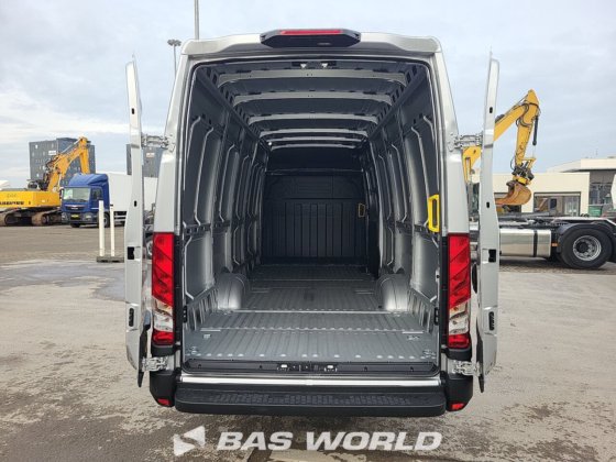 イヴェコ・デイリー 35S21 クローズド・ボックス・バン