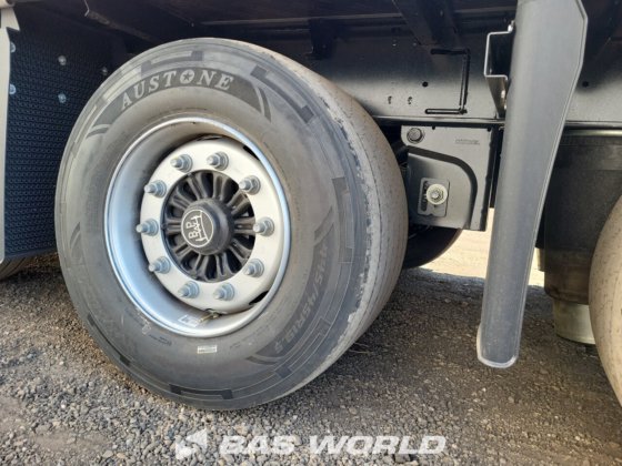 ケーゲル・カーテンサイド・セミトレーラー