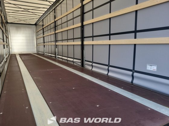 ケーゲル・カーテンサイド・セミトレーラー