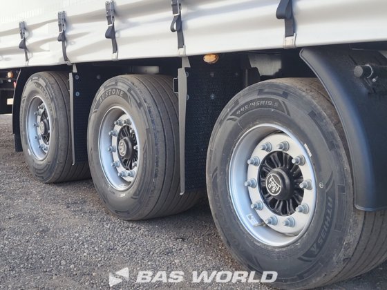 柯格尔帘边半挂车