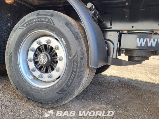 柯格尔帘边半挂车