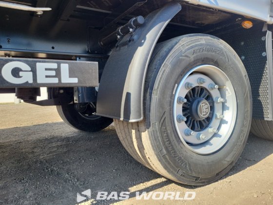 柯格尔帘边半挂车