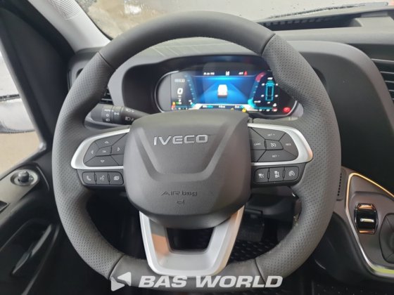 イヴェコ・デイリー 35S18 クローズド・ボックス・バン