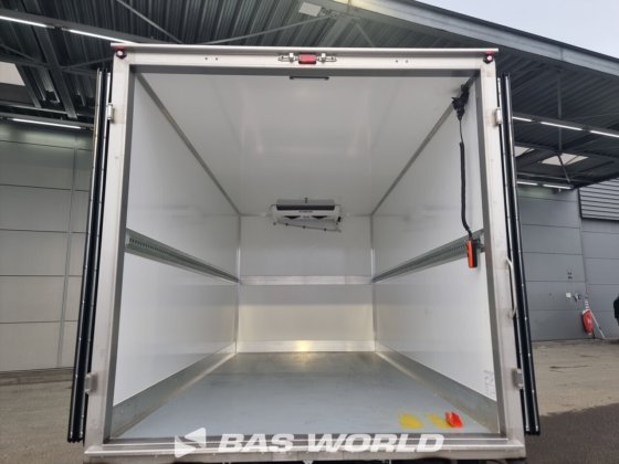 イヴェコ・デイリー 35S18 冷蔵車