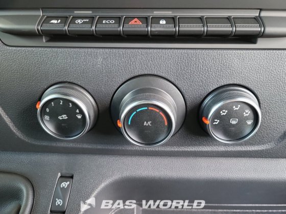 雷诺大师 165PK 窗帘边