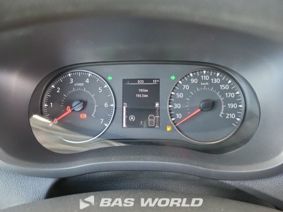 雷诺大师 165PK 窗帘边