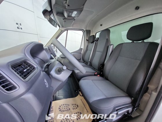 雷诺大师 165PK 窗帘边