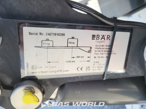 雷诺大师 165PK 窗帘边