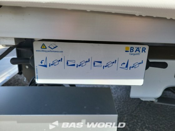 雷诺大师 165PK 窗帘边