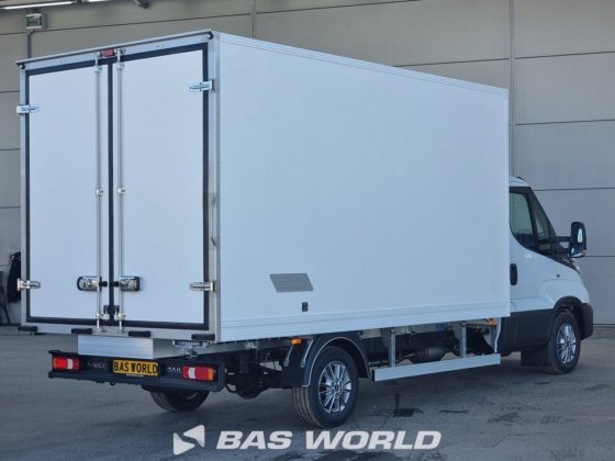 イヴェコ・デイリー 35S18 冷蔵車