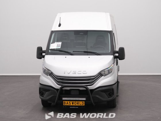 イヴェコ・デイリー 35S21 クローズド・ボックス・バン
