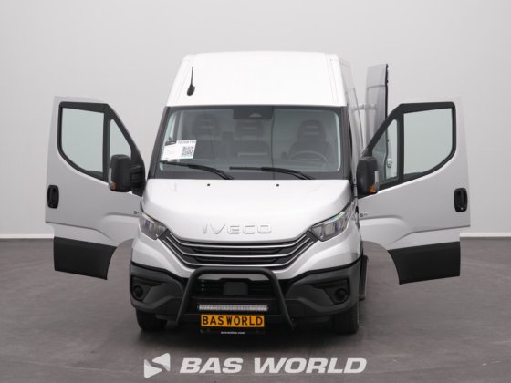 イヴェコ・デイリー 35S21 クローズド・ボックス・バン