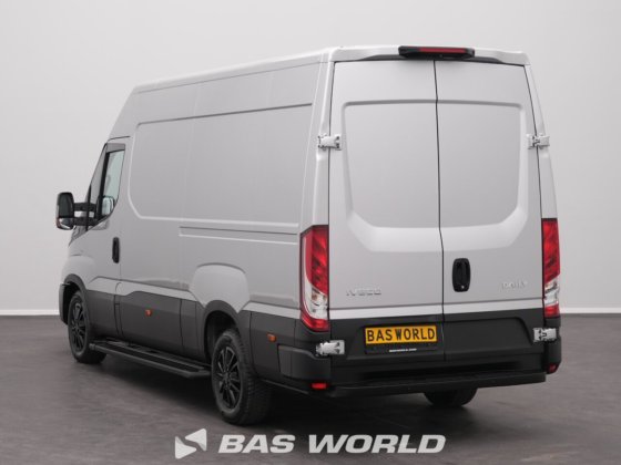 イヴェコ・デイリー 35S21 クローズド・ボックス・バン