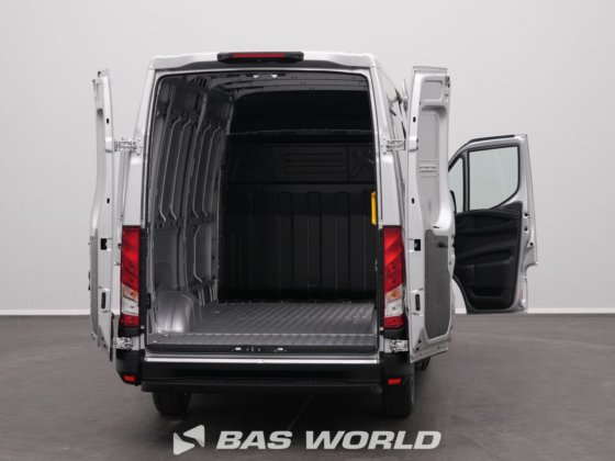 イヴェコ・デイリー 35S21 クローズド・ボックス・バン