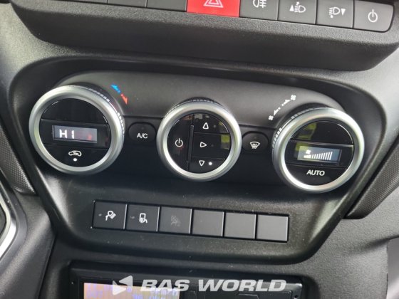 イヴェコ・デイリー 35S21 クローズド・ボックス・バン