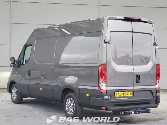 イヴェコ・デイリー 35S21 クローズド・ボックス・バン