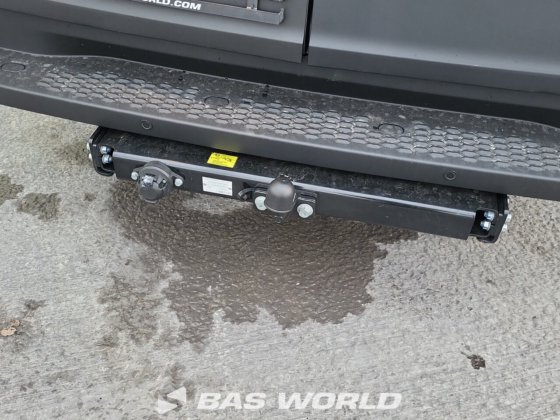 イヴェコ・デイリー 35S21 クローズド・ボックス・バン