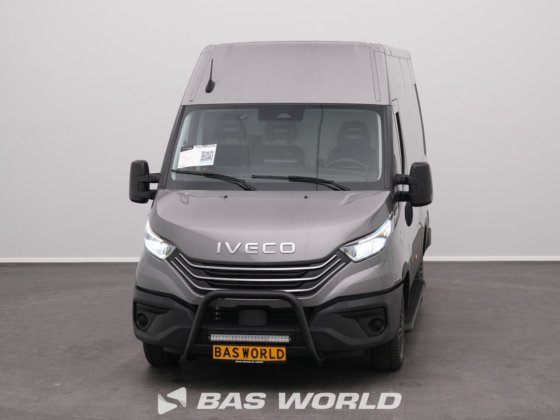 イヴェコ・デイリー 35S21 クローズド・ボックス・バン