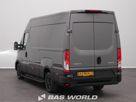 イヴェコ・デイリー 35S21 クローズド・ボックス・バン