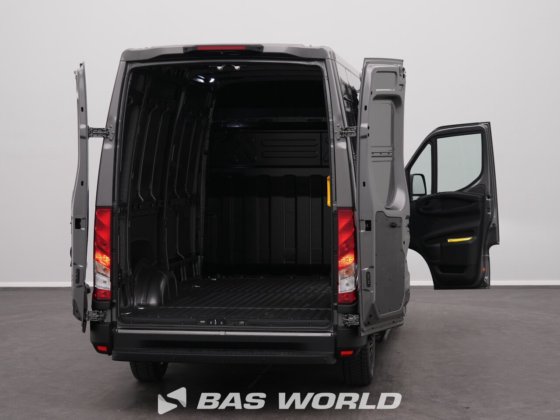 イヴェコ・デイリー 35S21 クローズド・ボックス・バン