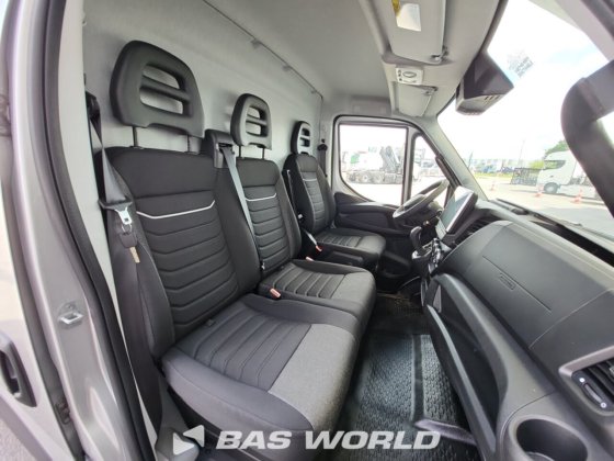 イヴェコ・デイリー 35S21 クローズド・ボックス・バン