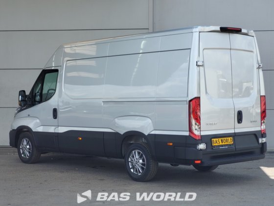 イヴェコ・デイリー 35S21 クローズド・ボックス・バン