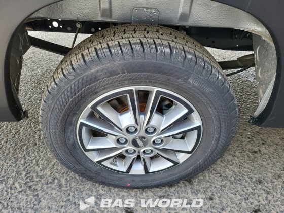 イヴェコ・デイリー 35S21 クローズド・ボックス・バン