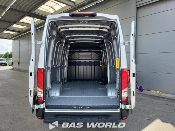 イヴェコ・デイリー 35S21 クローズド・ボックス・バン