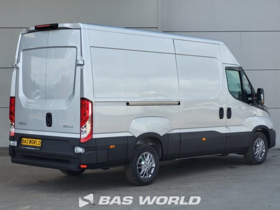 イヴェコ・デイリー 35S21 クローズド・ボックス・バン