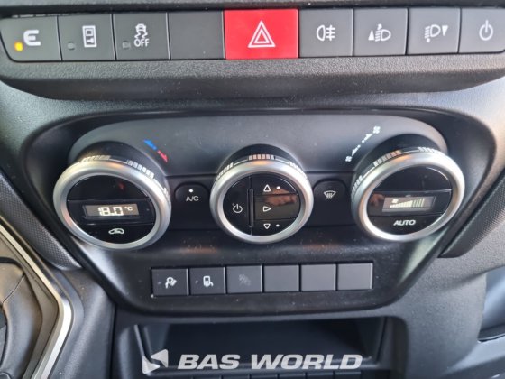 イヴェコ・デイリー 35S21 クローズド・ボックス・バン