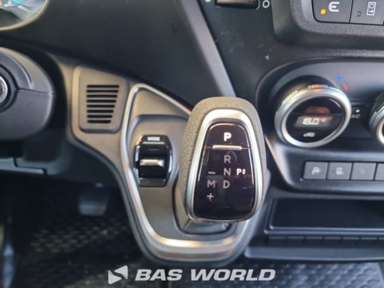 イヴェコ・デイリー 35S21 クローズド・ボックス・バン