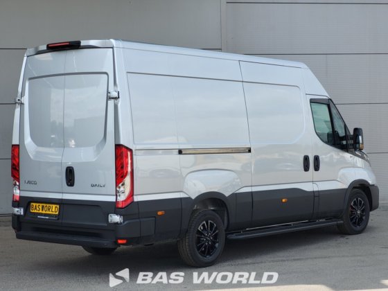 イヴェコ・デイリー 35S21 クローズド・ボックス・バン