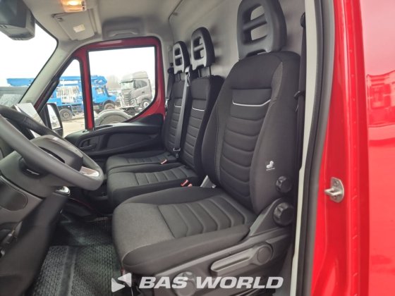 イヴェコ・デイリー 35C21 クローズド・ボックス・バン