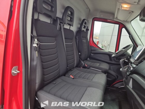 依维柯 Daily 35C21 封闭箱式货车