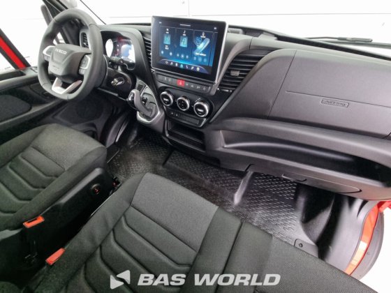 イヴェコ・デイリー 35C21 クローズド・ボックス・バン