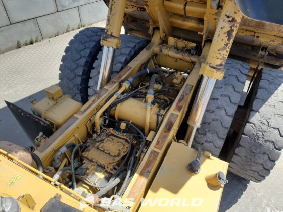 キャタピラー・リジッド・ダンパー