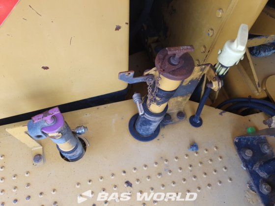 キャタピラー・リジッド・ダンパー